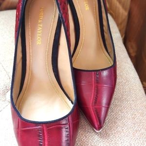 Lord and Taylor size 37.5